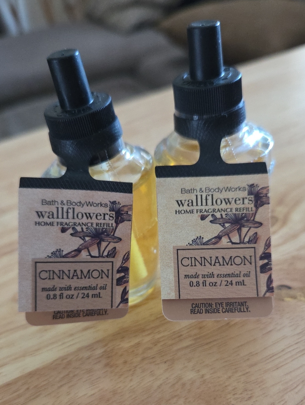 Bath & Body Works Wallflowers Cinnamon Refill - Yellow